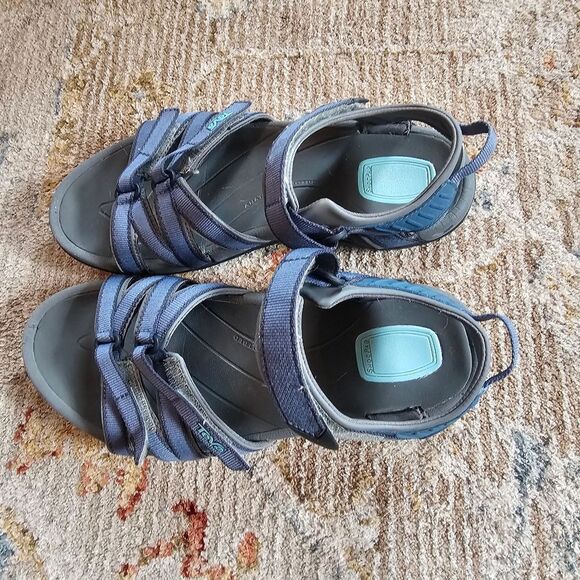 Teva Velcro Sandals Sz 9, Great Condition - Picture 4 of 5